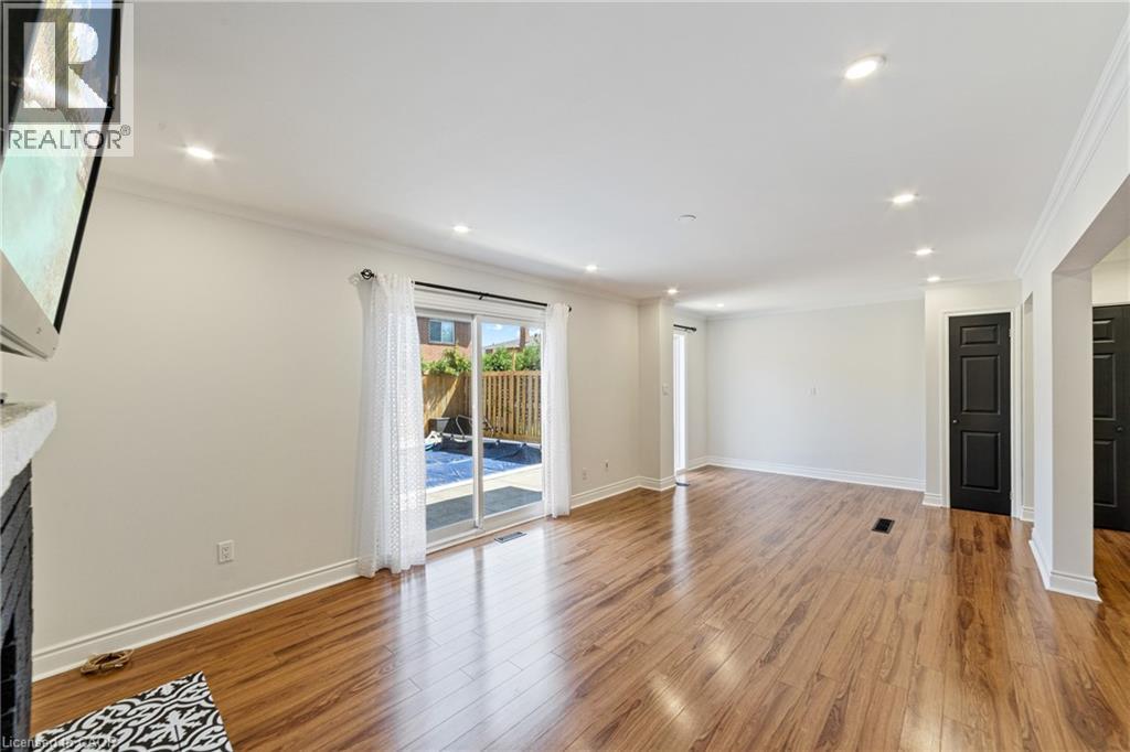 Photo 28 of 1363 Harmsworth Square, Oakville ON