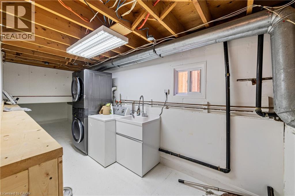 Photo 32 of 1363 Harmsworth Square, Oakville ON