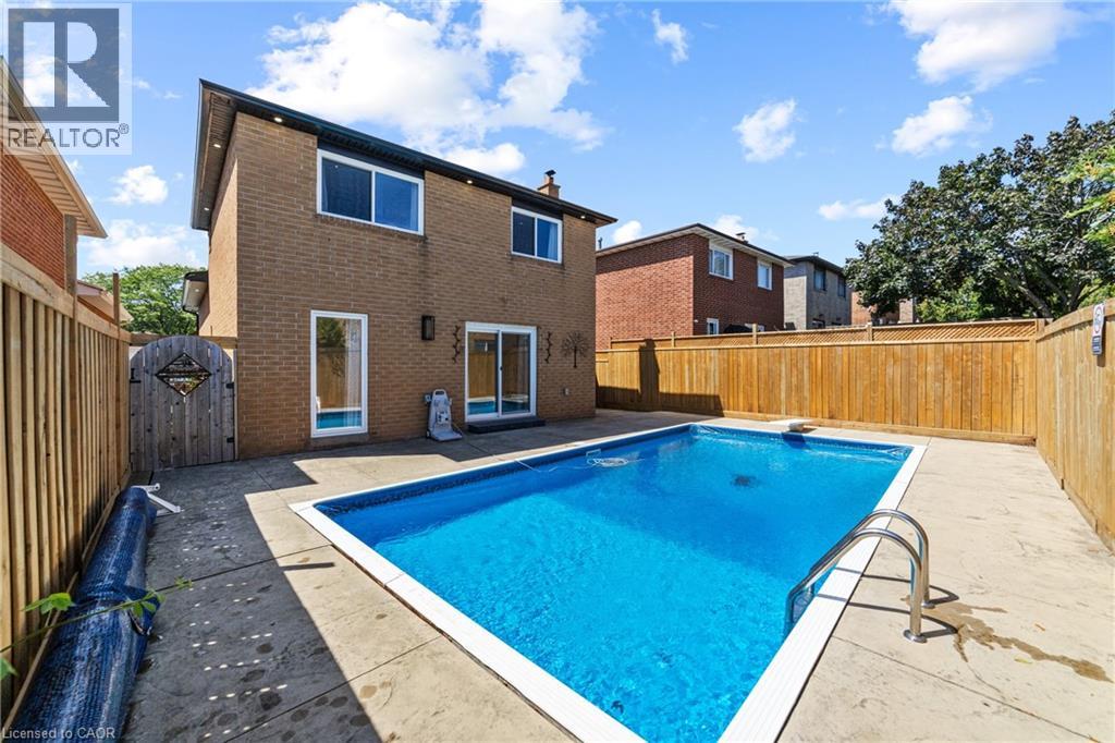 Photo 38 of 1363 Harmsworth Square, Oakville ON