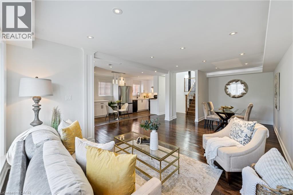 Photo 8 of 1363 Harmsworth Square, Oakville ON