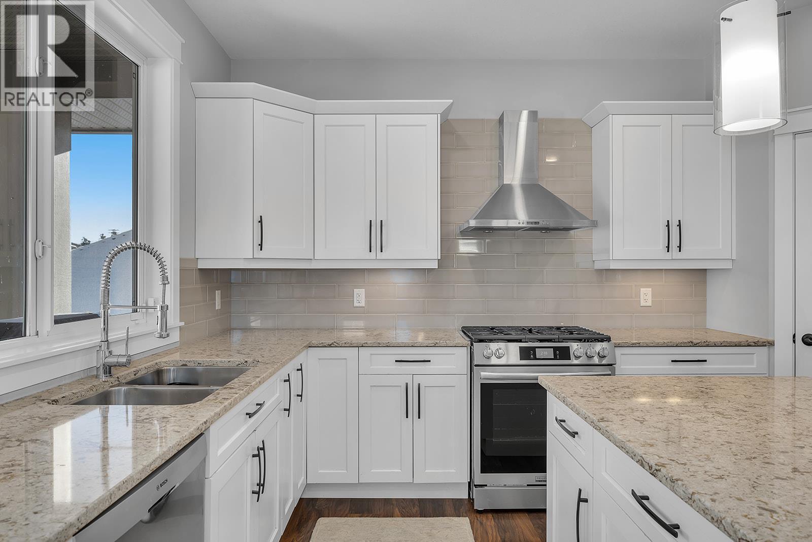 Photo 10 of 2358 Tallus Green Crescent, West Kelowna BC
