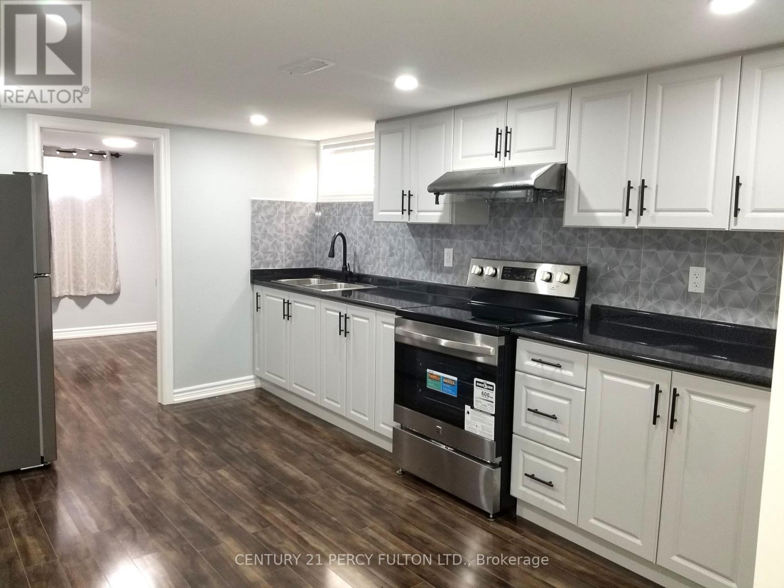 Photo 1 of 1033 Centre Street N, Whitby ON