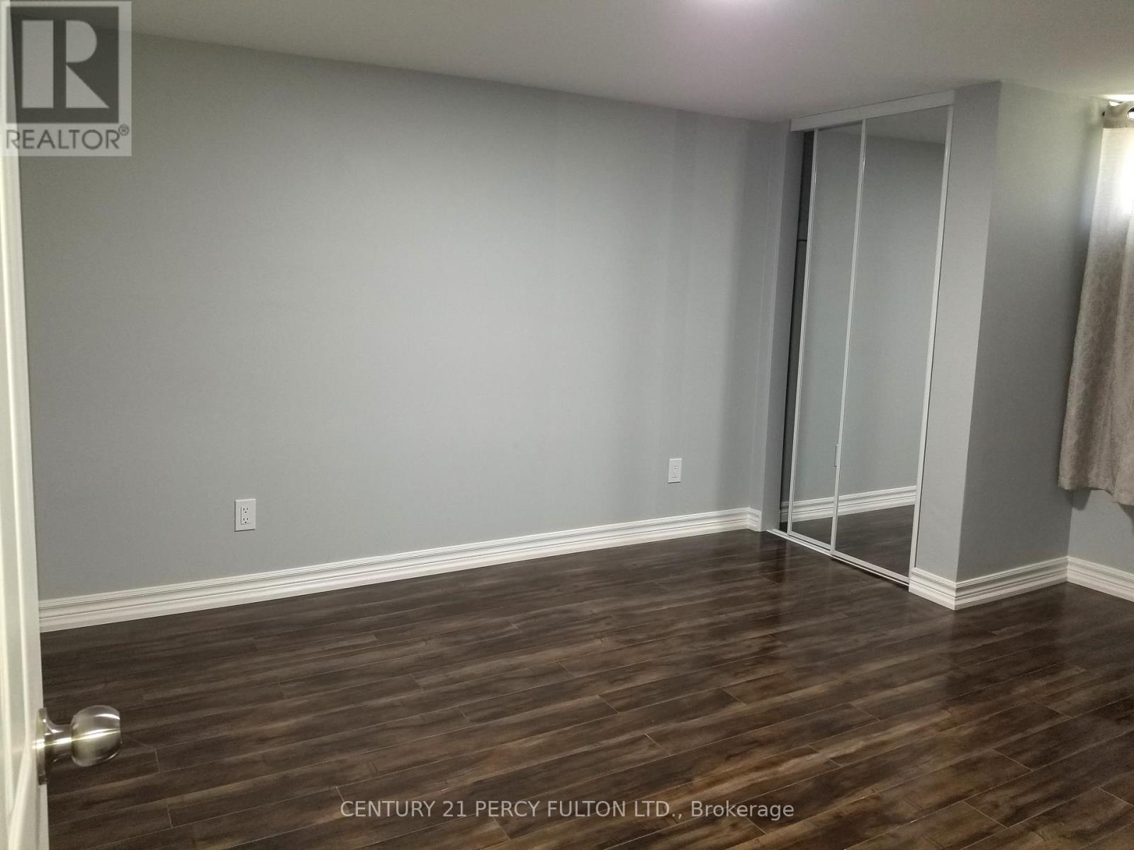 Photo 10 of 1033 Centre Street N, Whitby ON