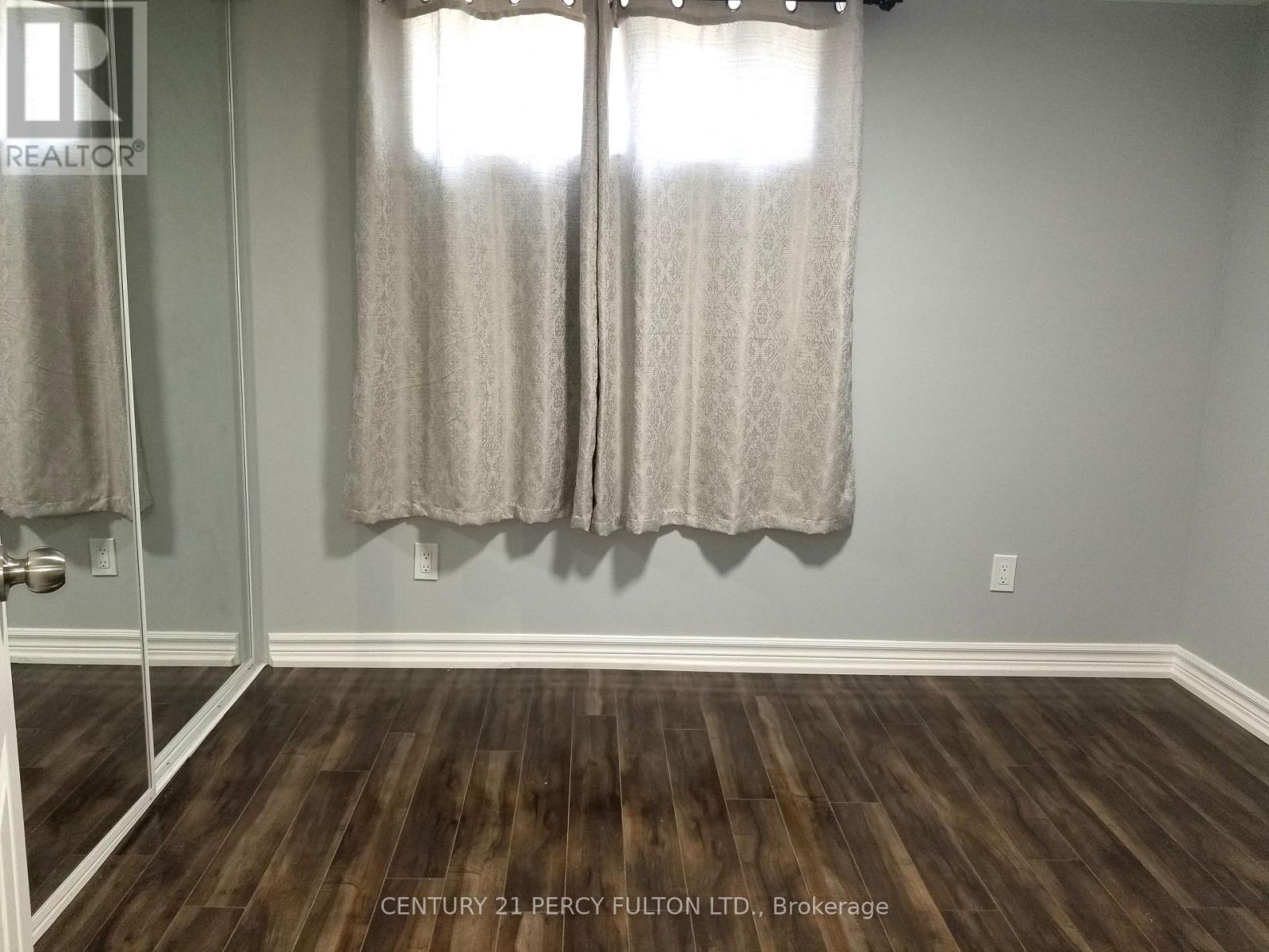 Photo 11 of 1033 Centre Street N, Whitby ON