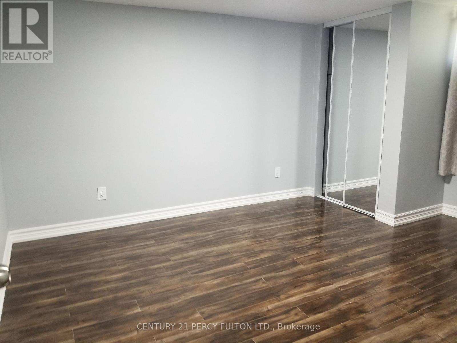 Photo 16 of 1033 Centre Street N, Whitby ON