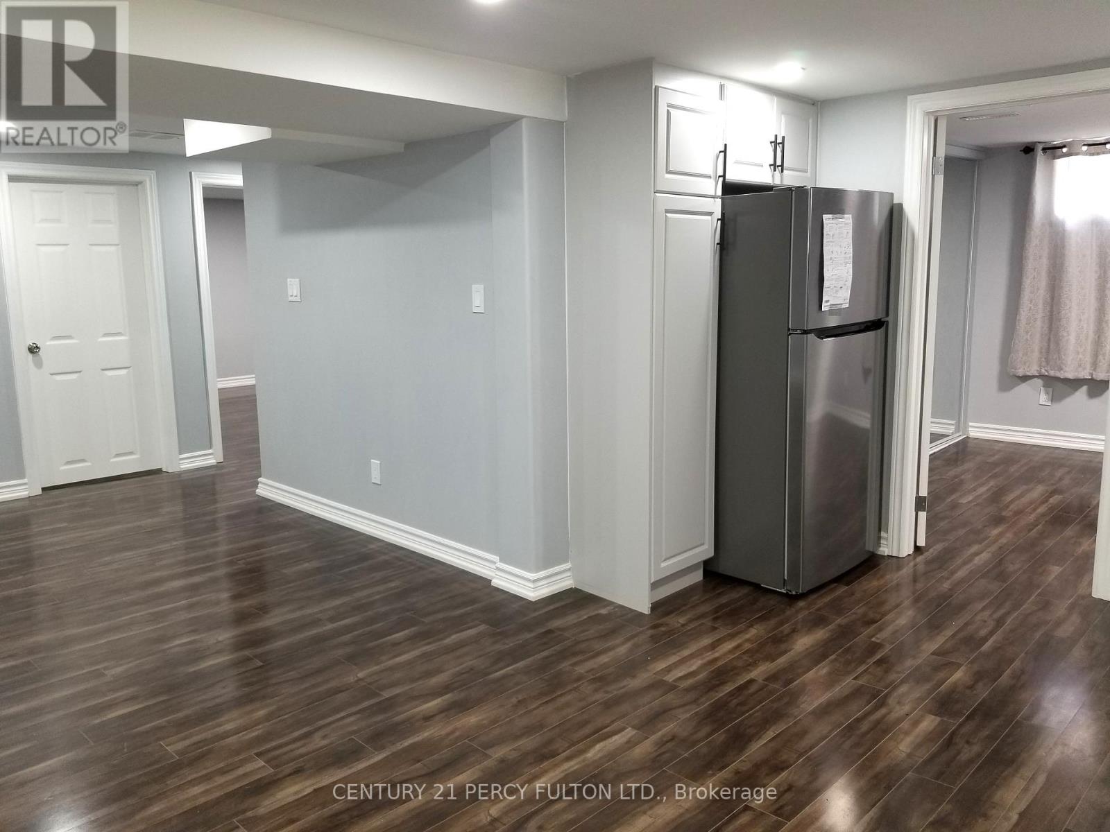Photo 8 of 1033 Centre Street N, Whitby ON
