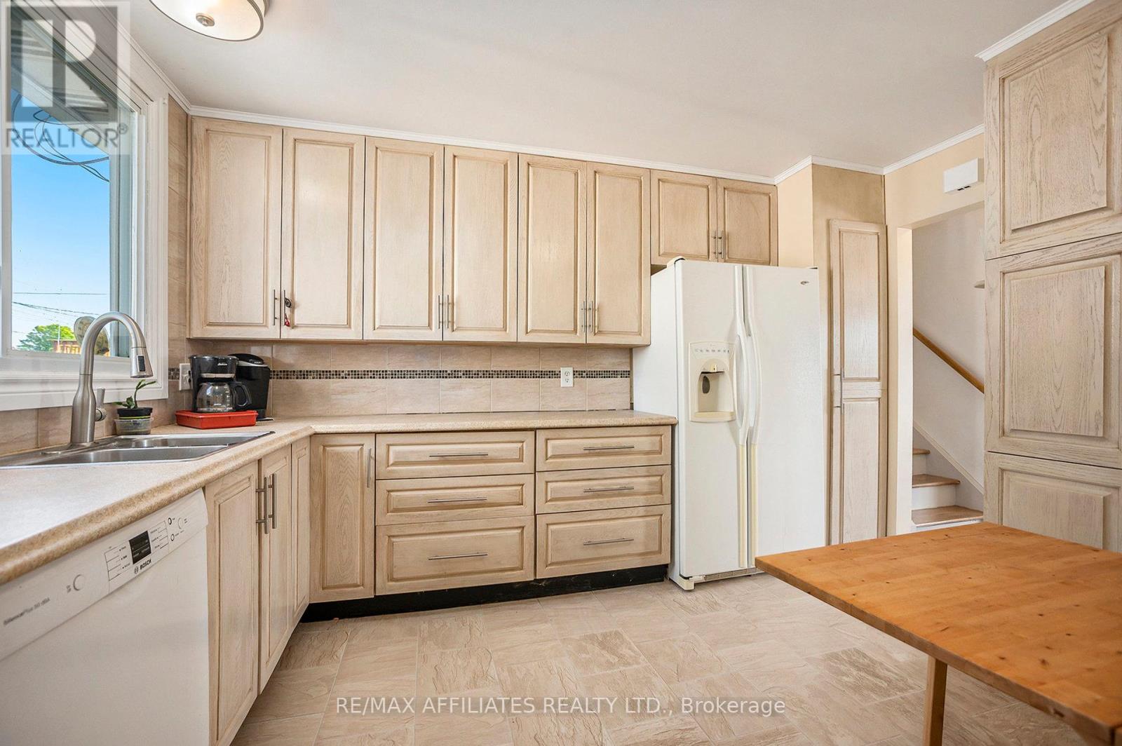 Photo 14 of 12 Ross Street E, Smiths Falls ON