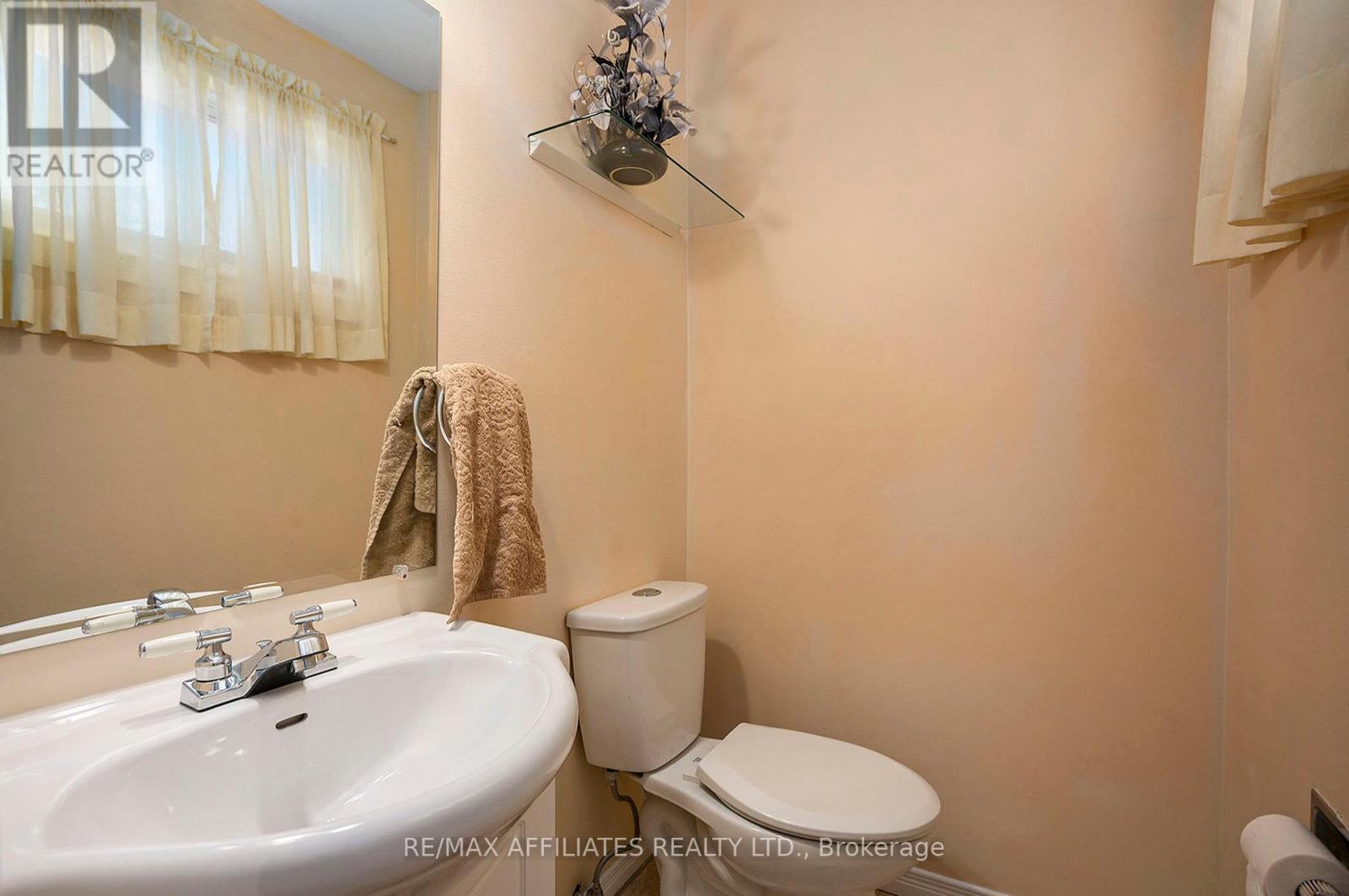 Photo 16 of 12 Ross Street E, Smiths Falls ON