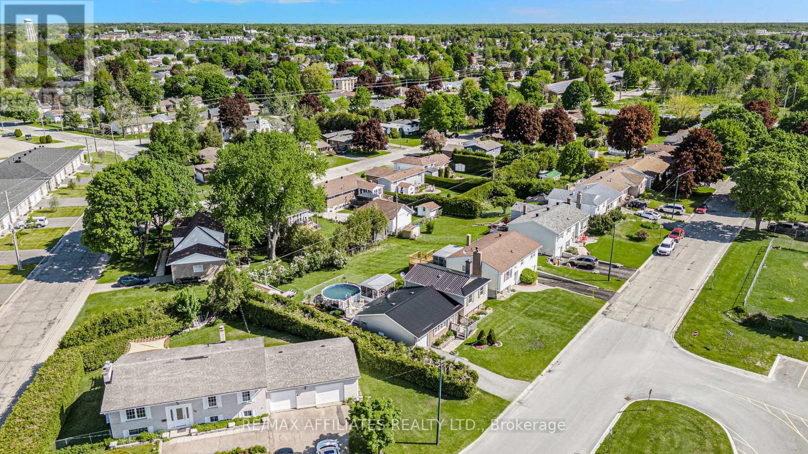 Photo 37 of 12 Ross Street E, Smiths Falls ON
