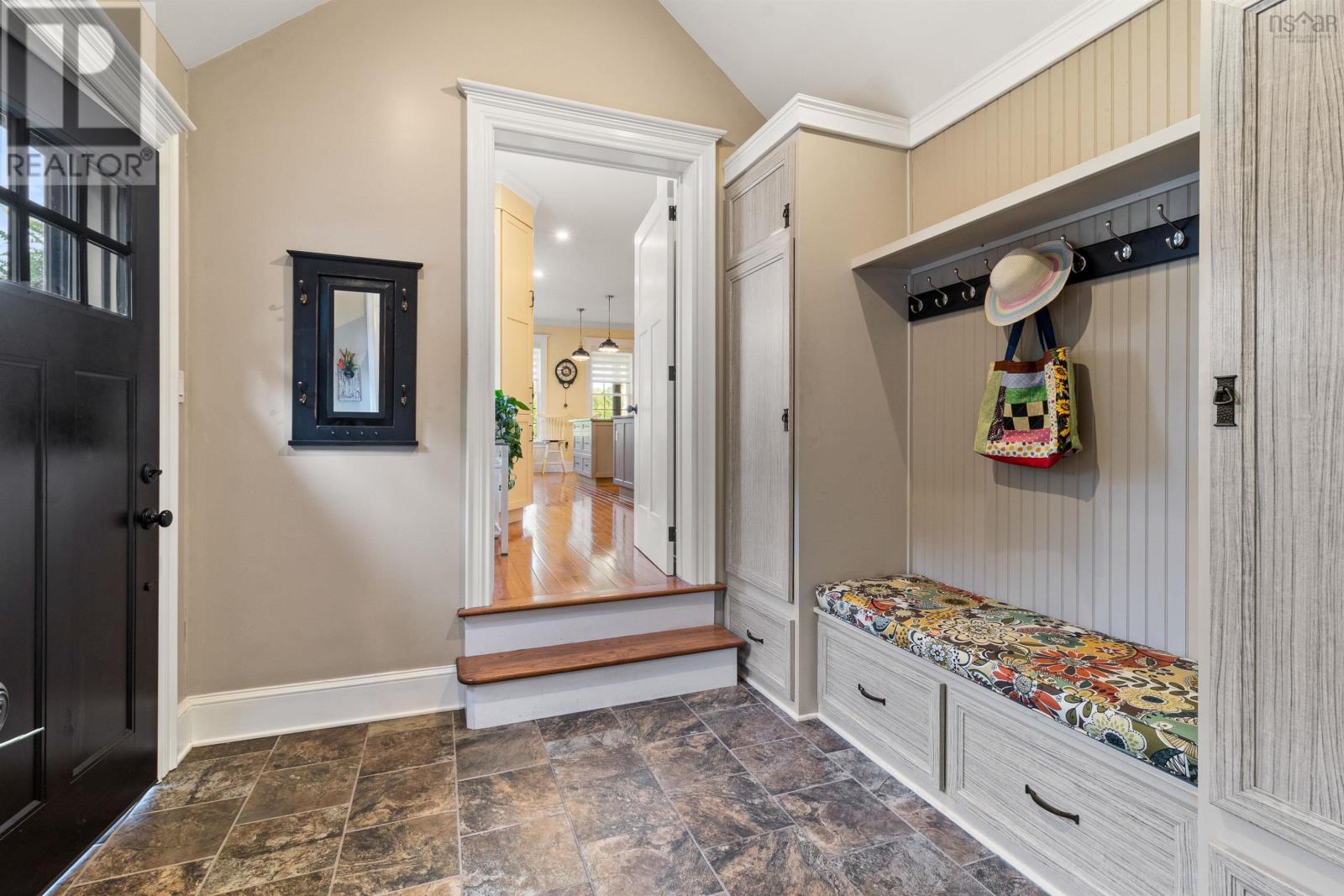 Property 3 of 46 of 1731 West Side Road