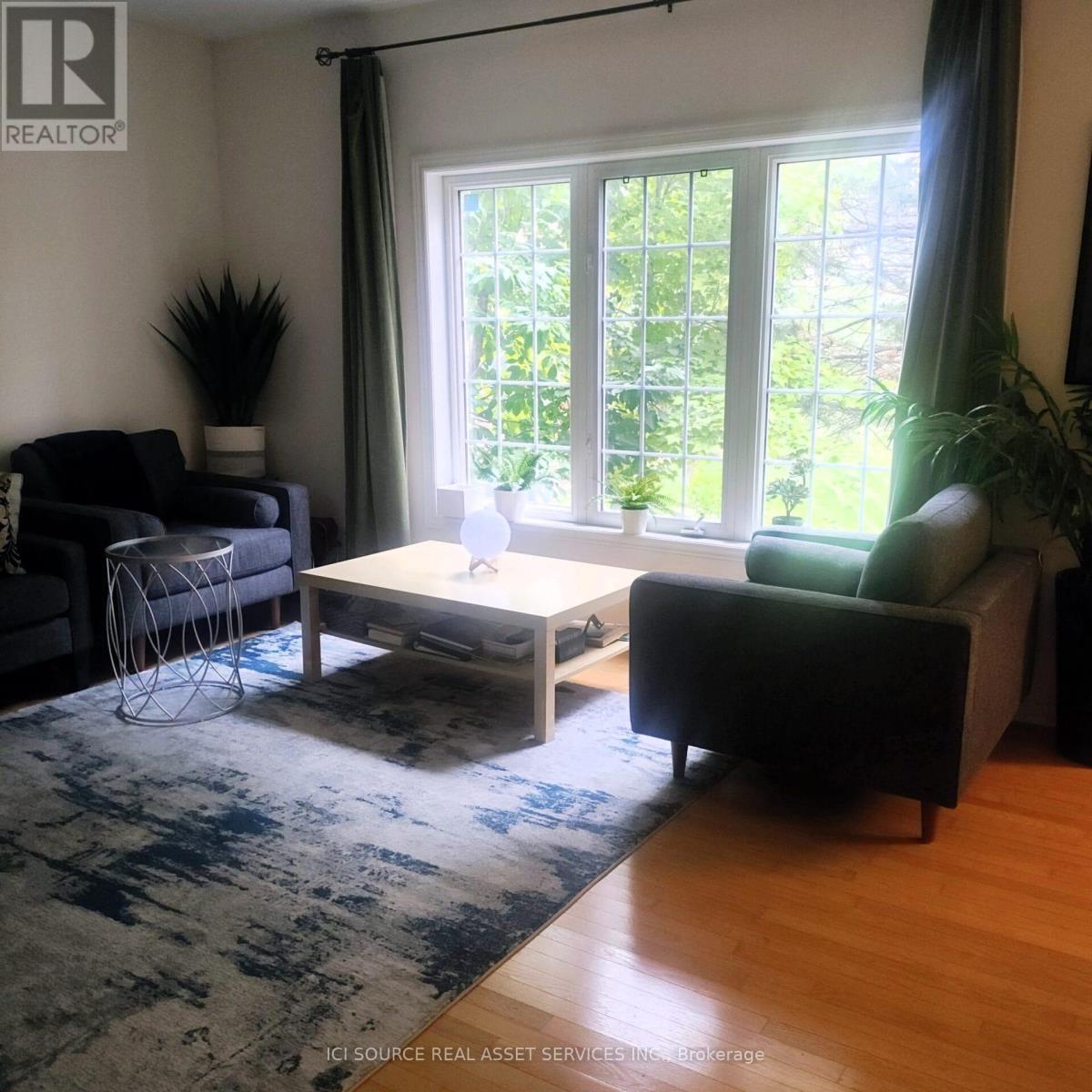 Photo 10 of 48 Brimwood Crescent, Richmond Hill ON