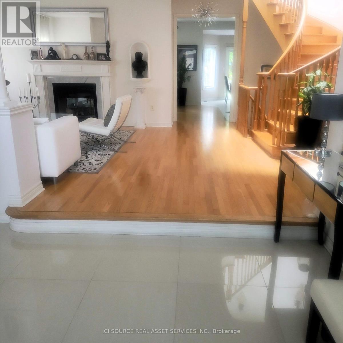 Photo 13 of 48 Brimwood Crescent, Richmond Hill ON