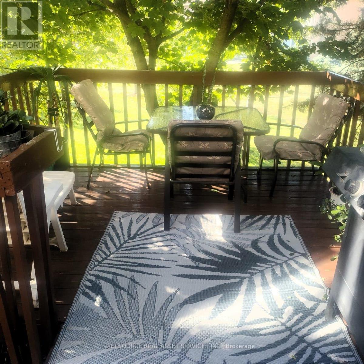 Photo 4 of 48 Brimwood Crescent, Richmond Hill ON