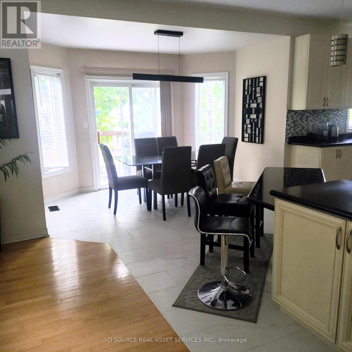 Photo 9 of 48 Brimwood Crescent, Richmond Hill ON