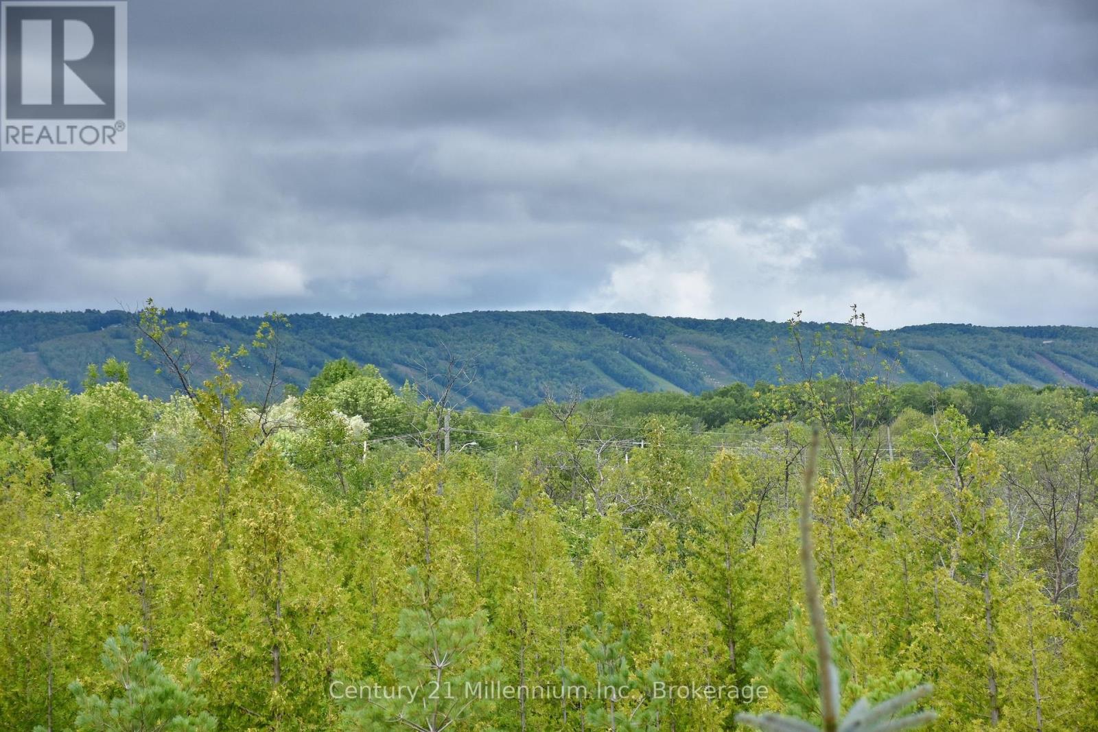 Photo 10 of 201 5 Anchorage Crescent, Collingwood ON