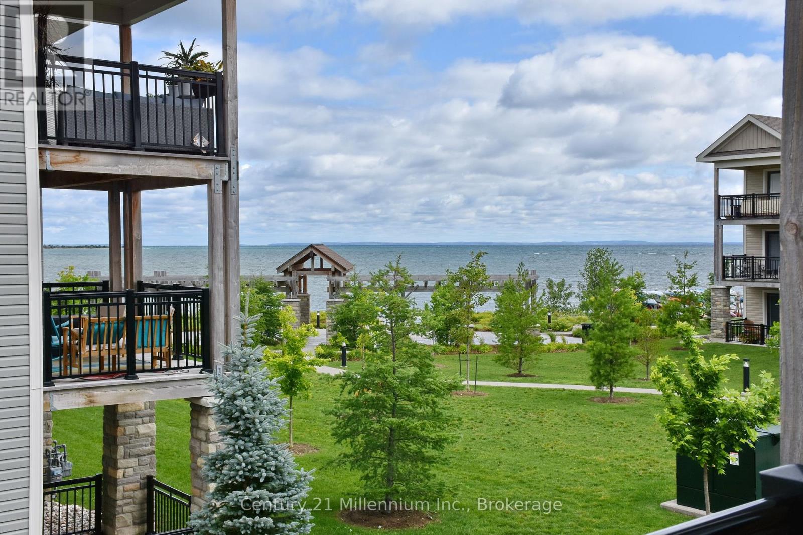 Photo 11 of 201 5 Anchorage Crescent, Collingwood ON