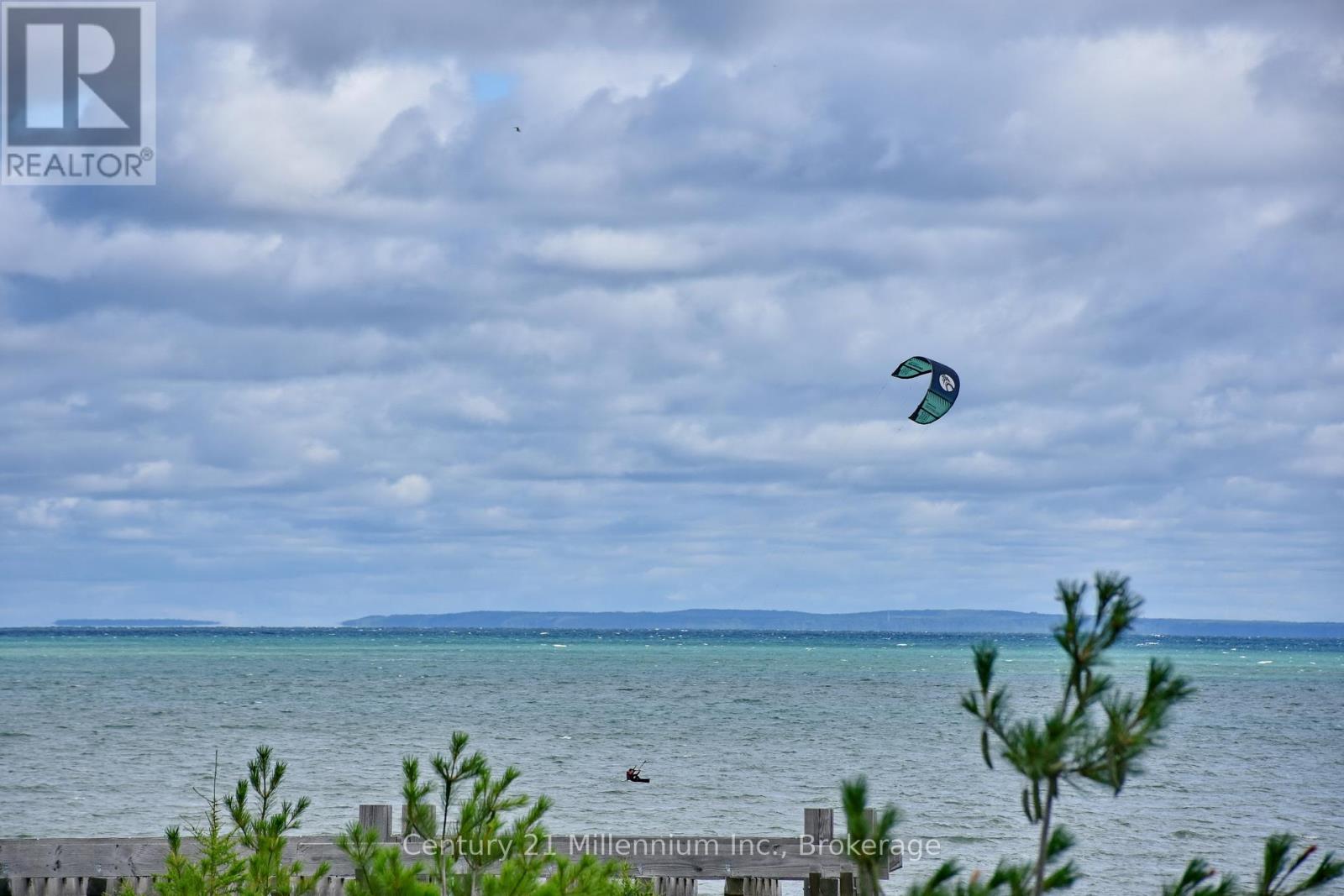 Photo 17 of 201 5 Anchorage Crescent, Collingwood ON