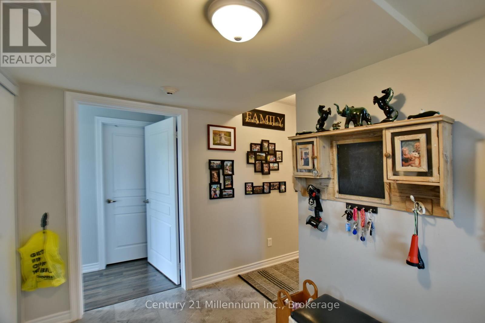 Photo 19 of 201 5 Anchorage Crescent, Collingwood ON