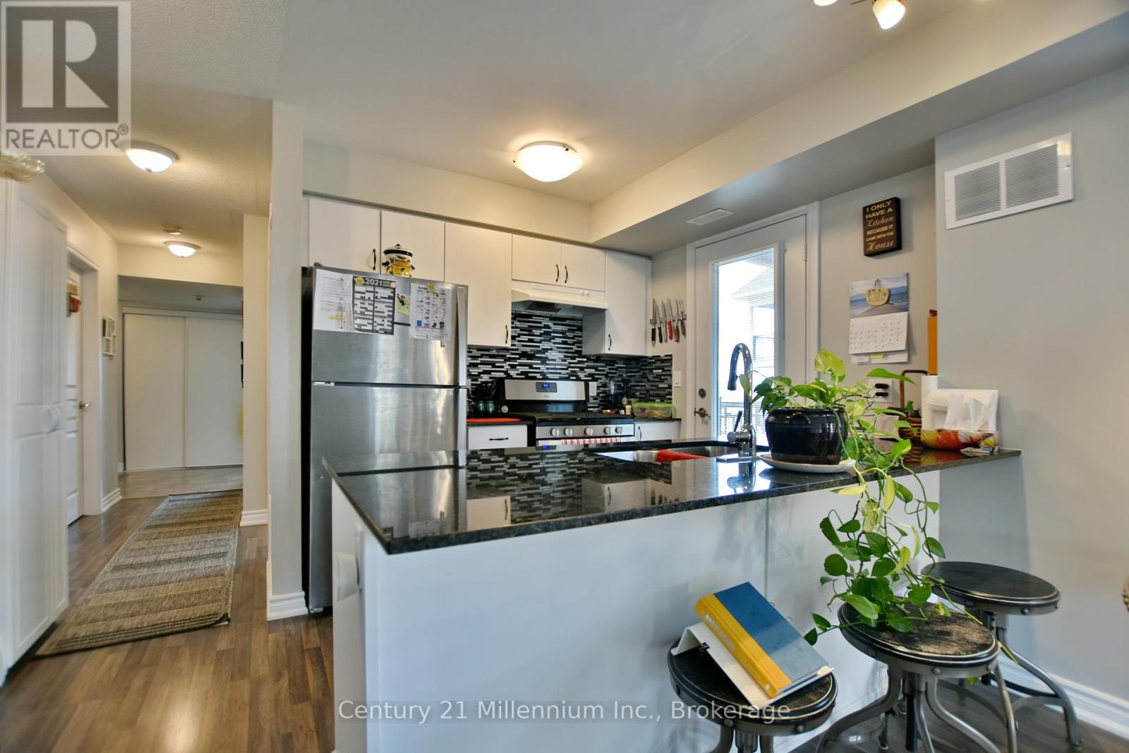 Photo 27 of 201 5 Anchorage Crescent, Collingwood ON