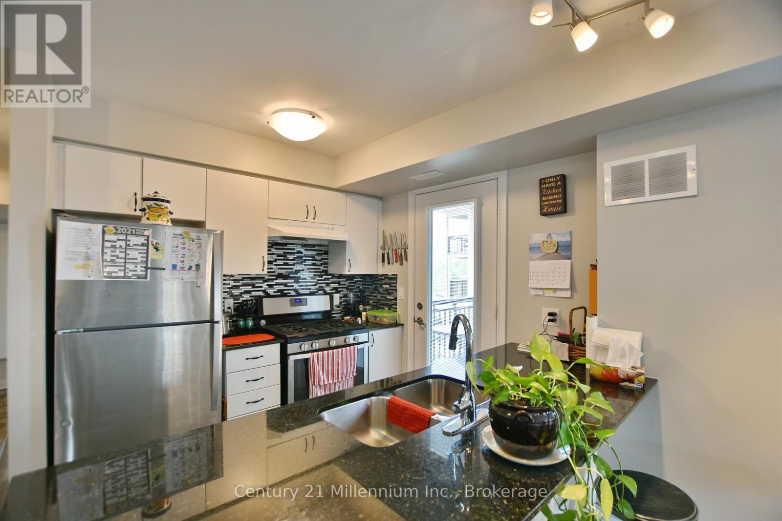 Photo 28 of 201 5 Anchorage Crescent, Collingwood ON