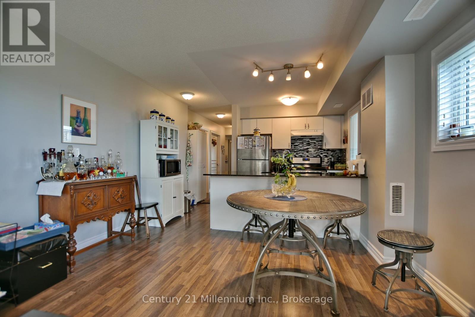 Photo 31 of 201 5 Anchorage Crescent, Collingwood ON