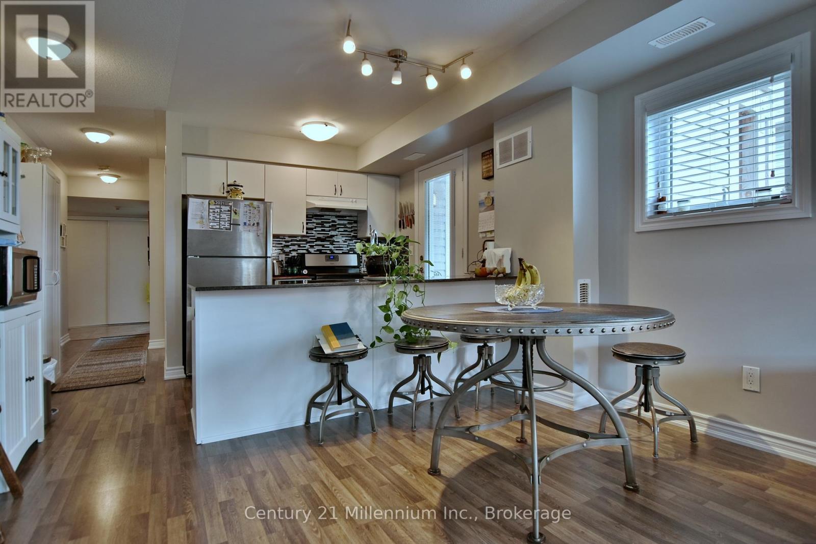 Photo 33 of 201 5 Anchorage Crescent, Collingwood ON