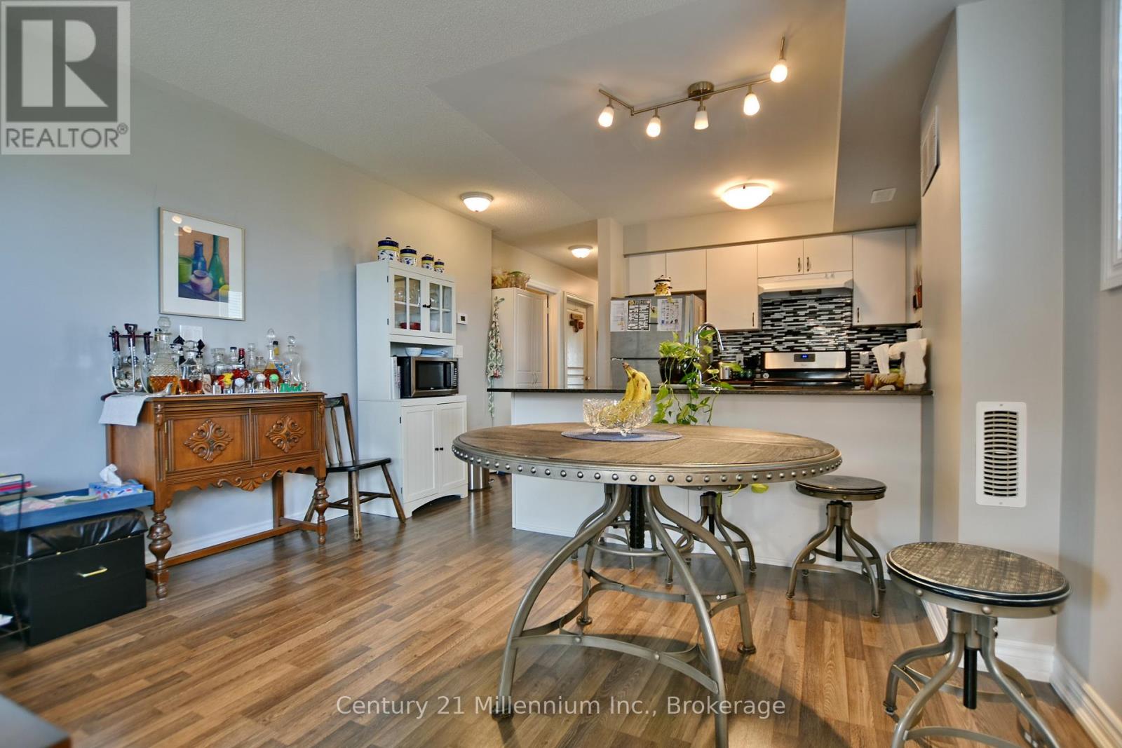 Photo 34 of 201 5 Anchorage Crescent, Collingwood ON
