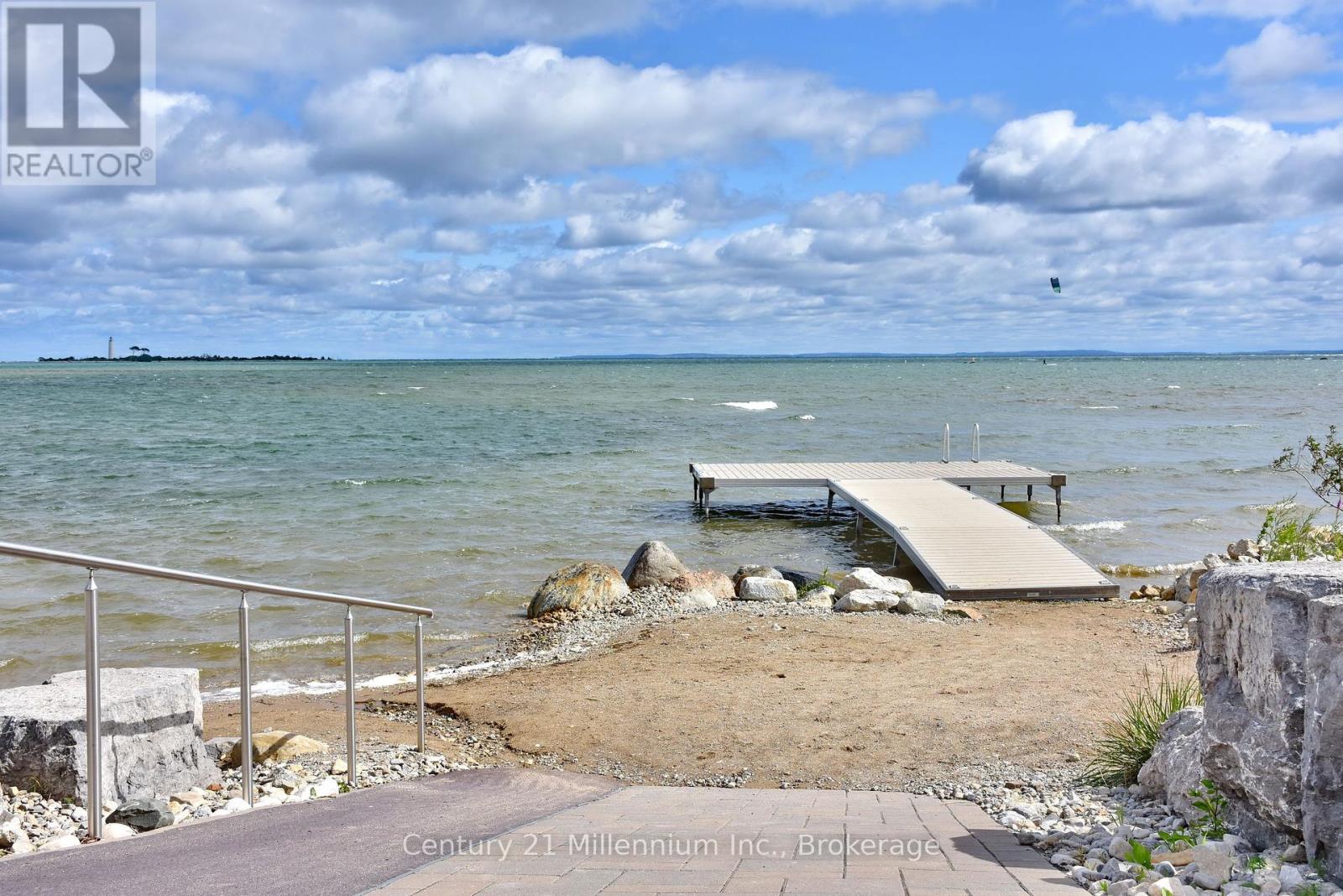 Photo 45 of 201 5 Anchorage Crescent, Collingwood ON