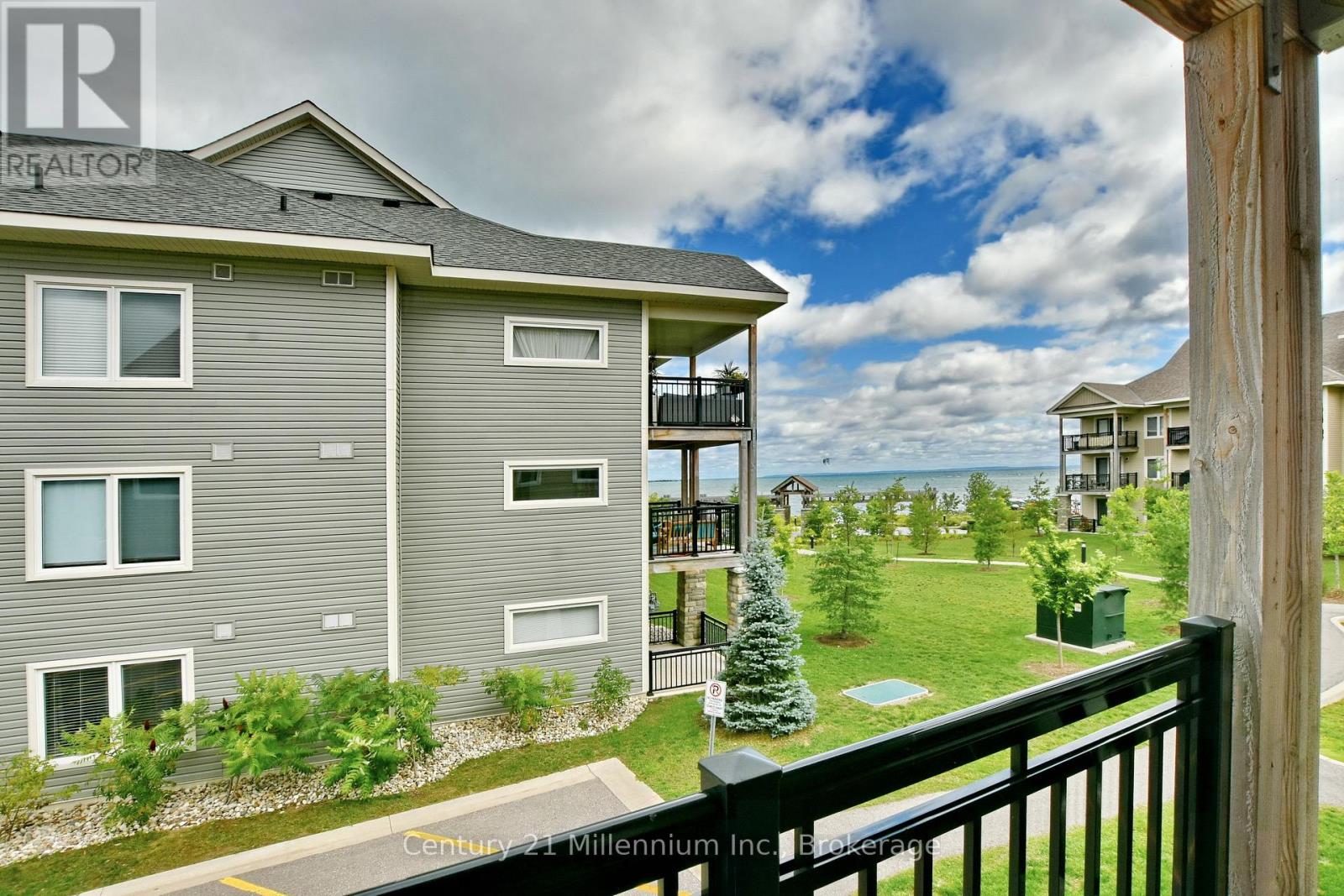 Photo 8 of 201 5 Anchorage Crescent, Collingwood ON