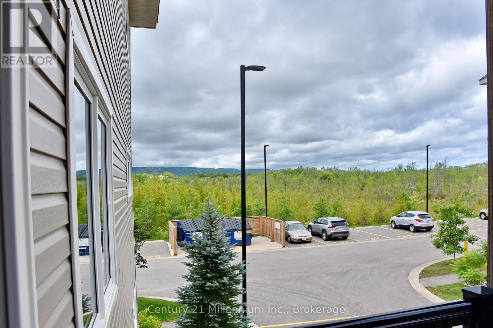 Photo 9 of 201 5 Anchorage Crescent, Collingwood ON