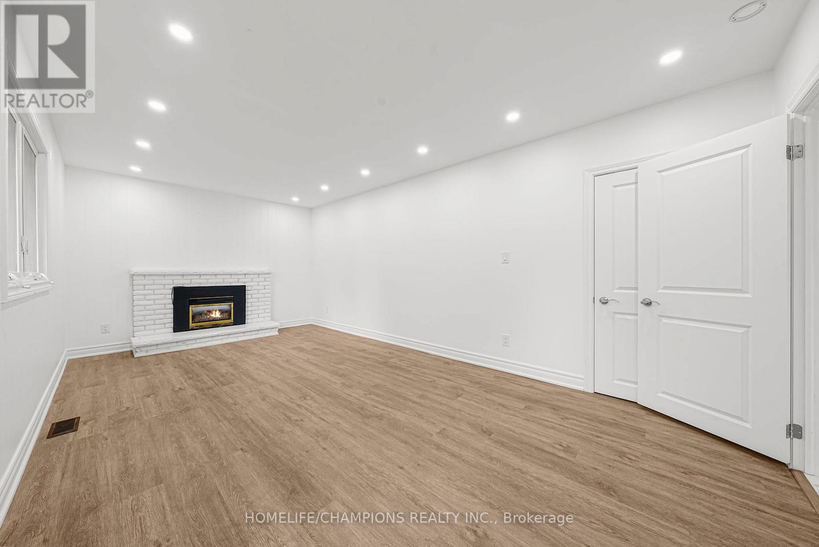 Photo 11 of 480 St Vincent Street, Barrie ON