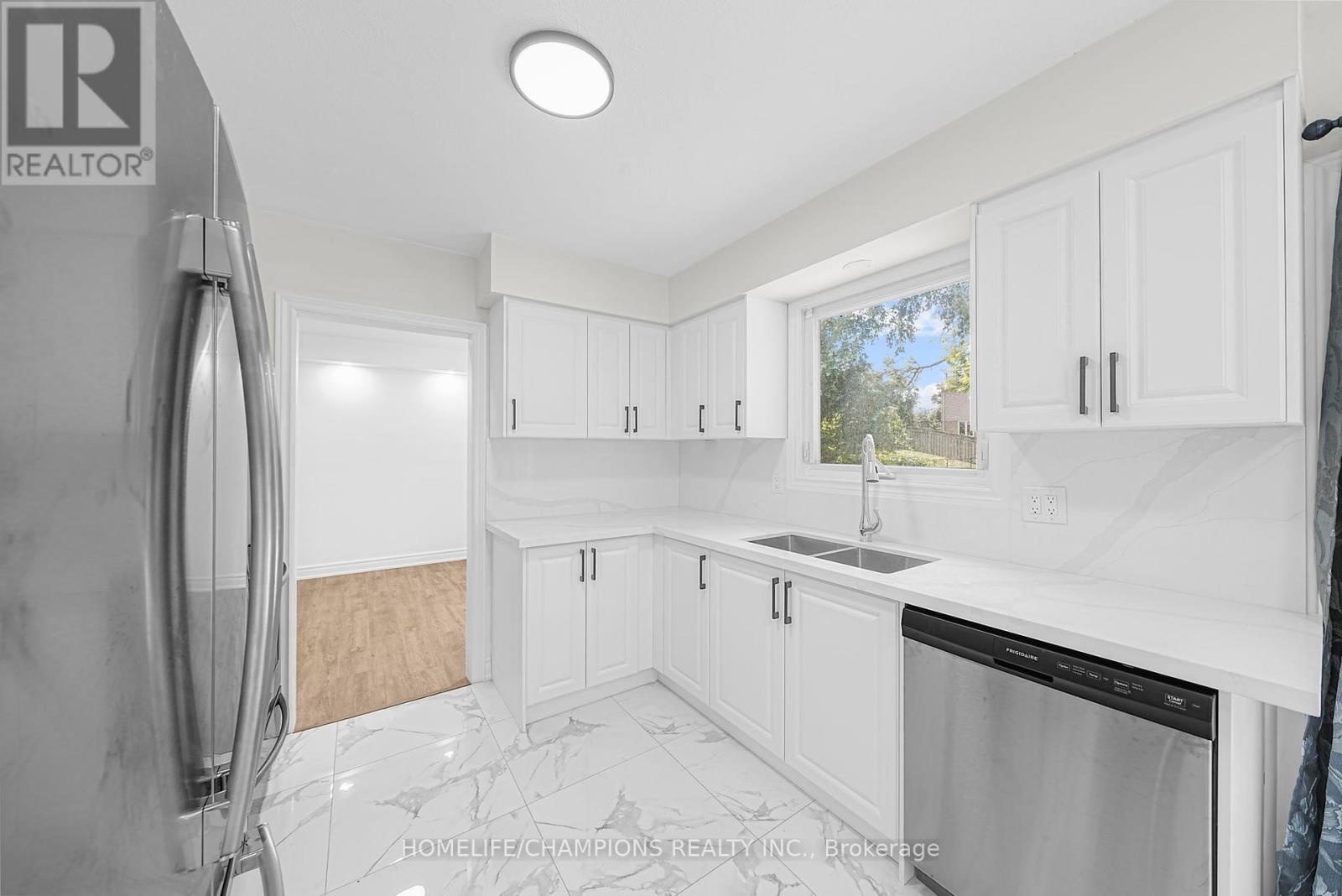 Photo 13 of 480 St Vincent Street, Barrie ON