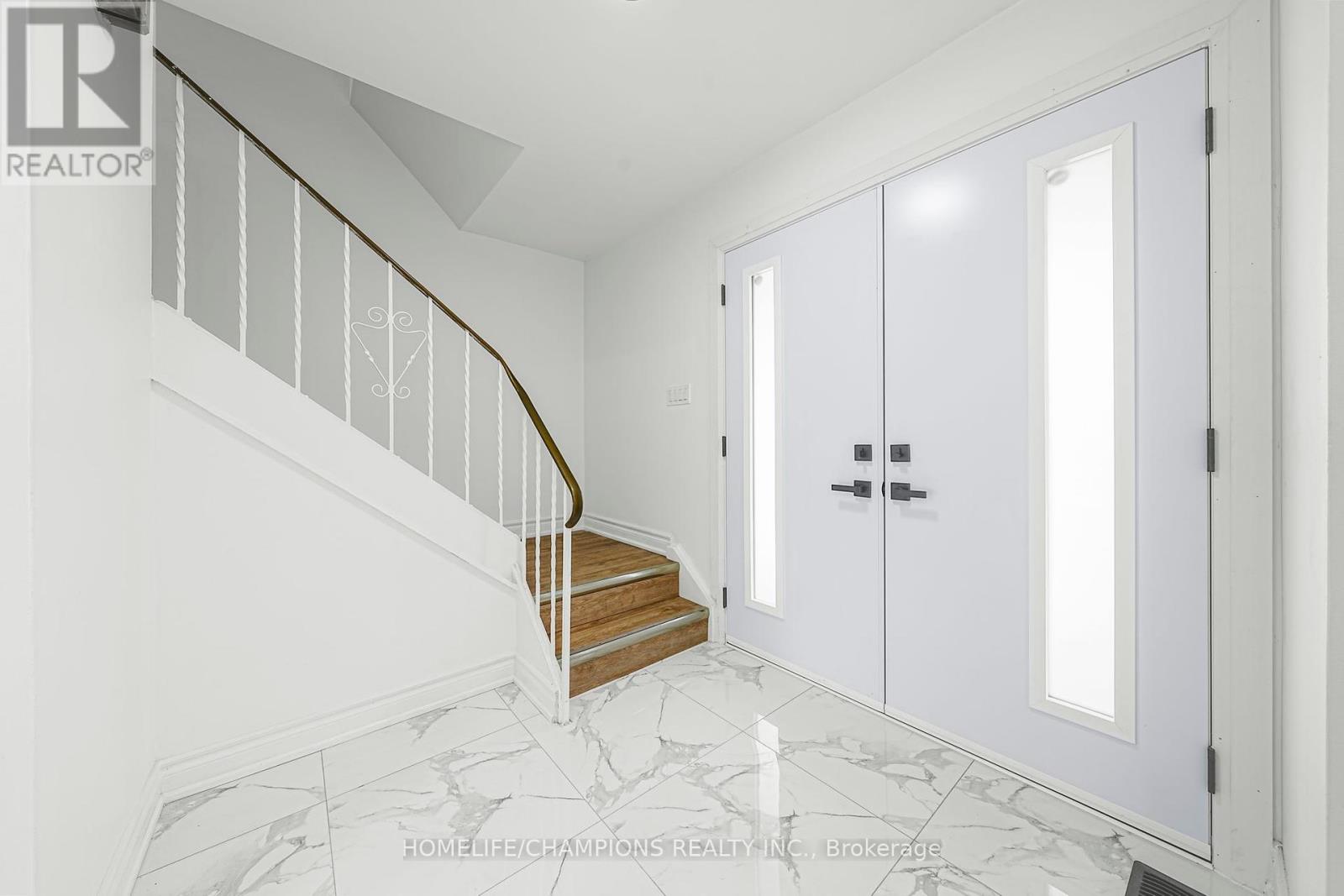 Photo 4 of 480 St Vincent Street, Barrie ON