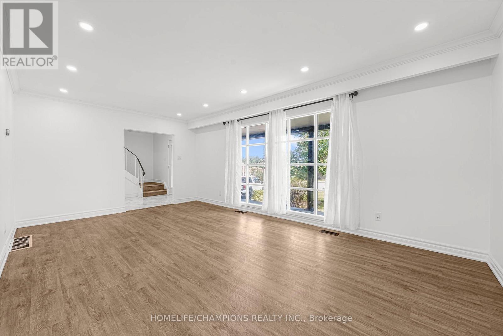 Photo 6 of 480 St Vincent Street, Barrie ON