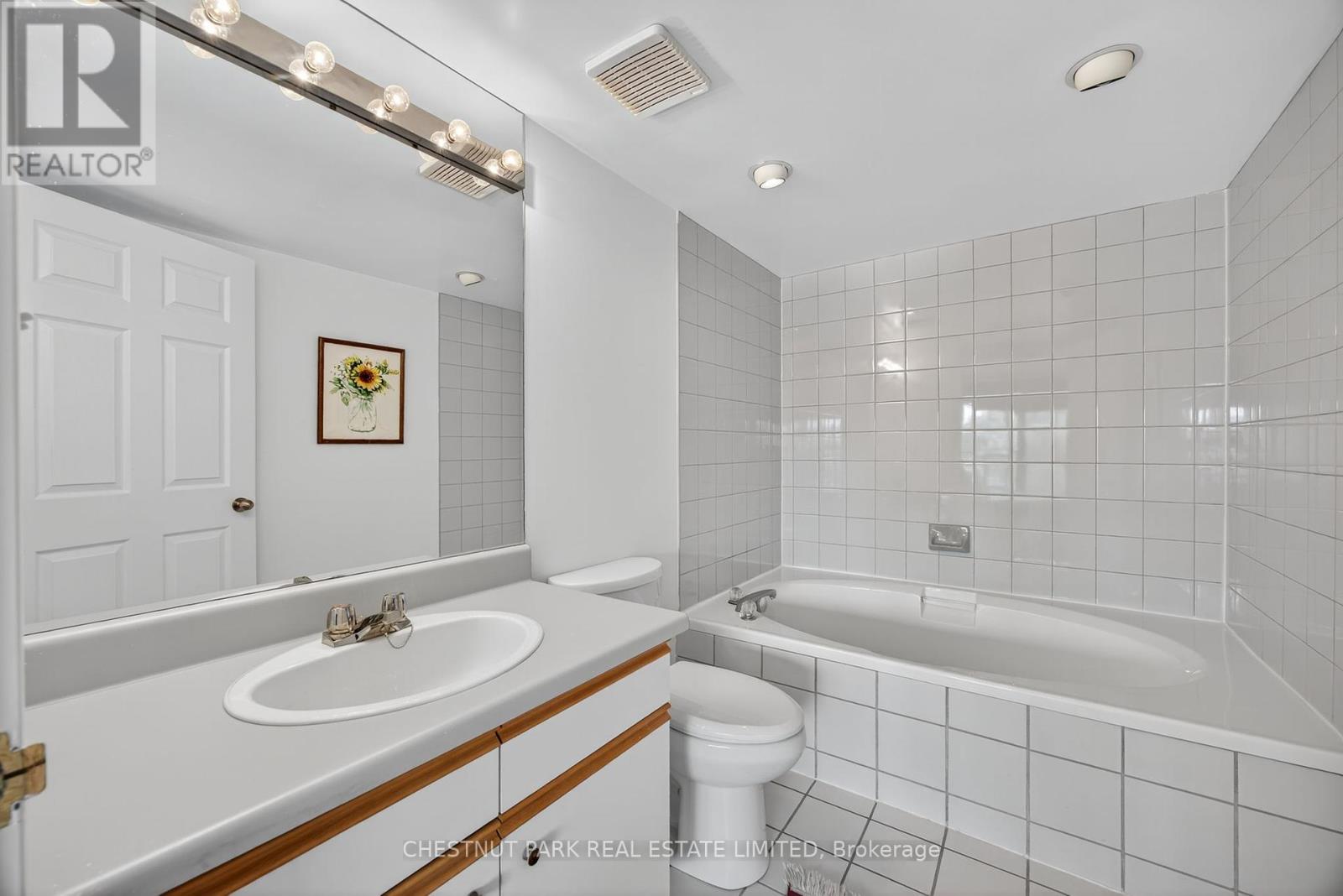 Photo 7 of 404 172 Eighth Street, Collingwood ON