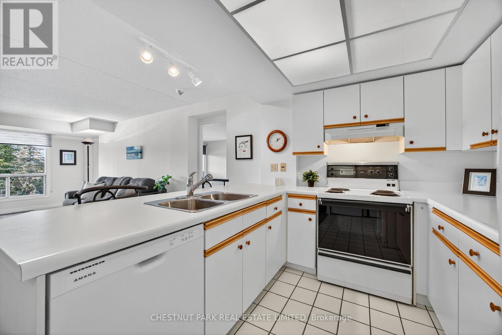 Photo 45 of 404 172 Eighth Street, Collingwood ON