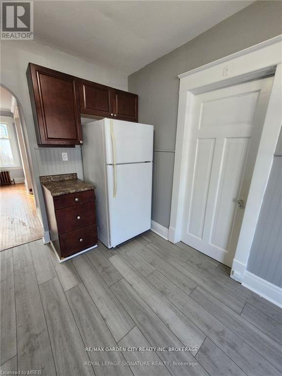 Photo 1 of 1 323 Queenston Street, St Catharines ON