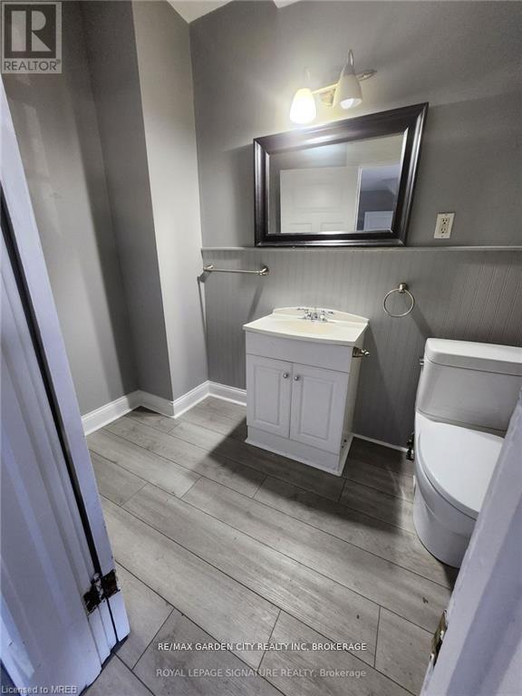 Photo 10 of 1 323 Queenston Street, St Catharines ON