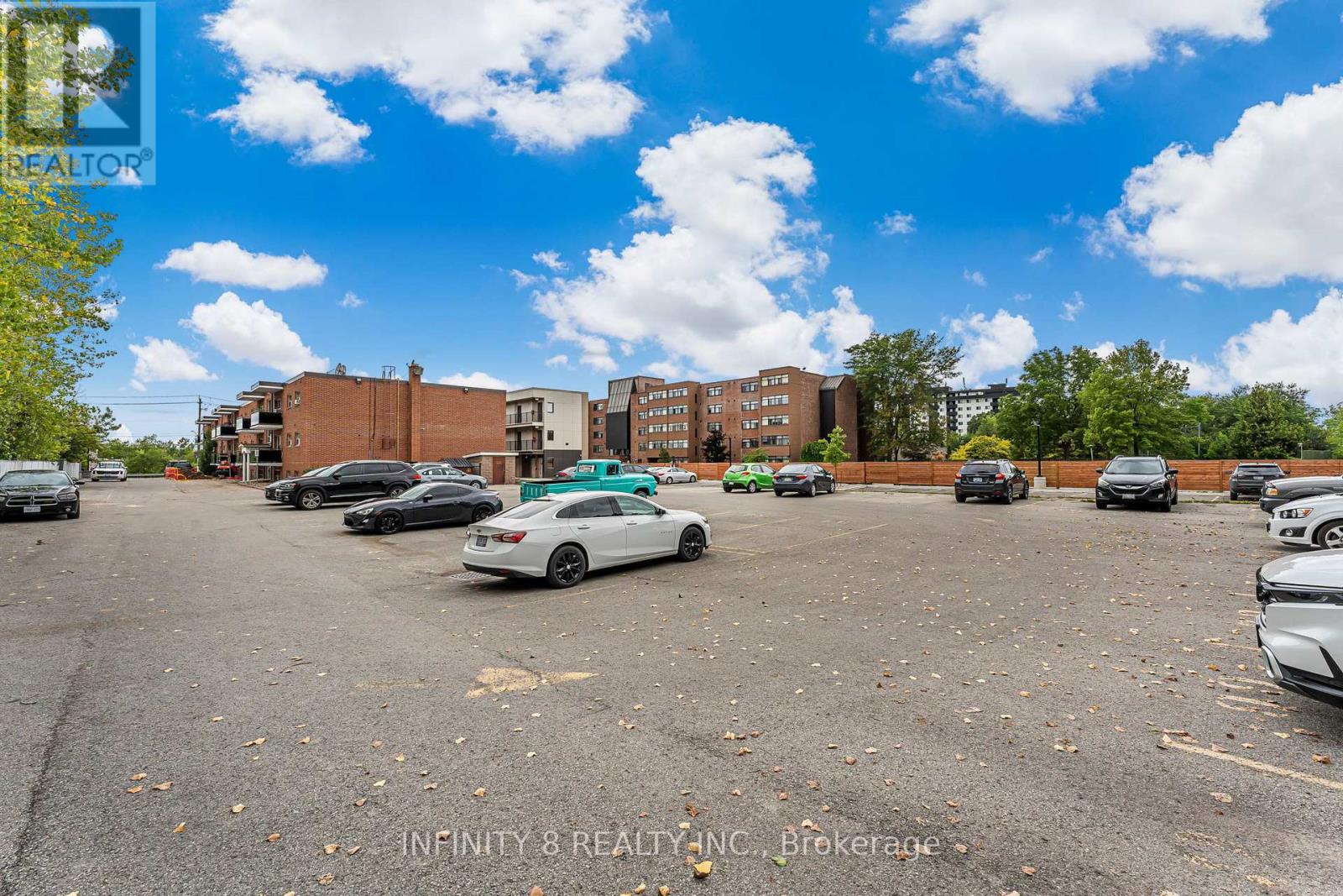 Photo 35 of 301 264 Oakdale Avenue, St Catharines ON