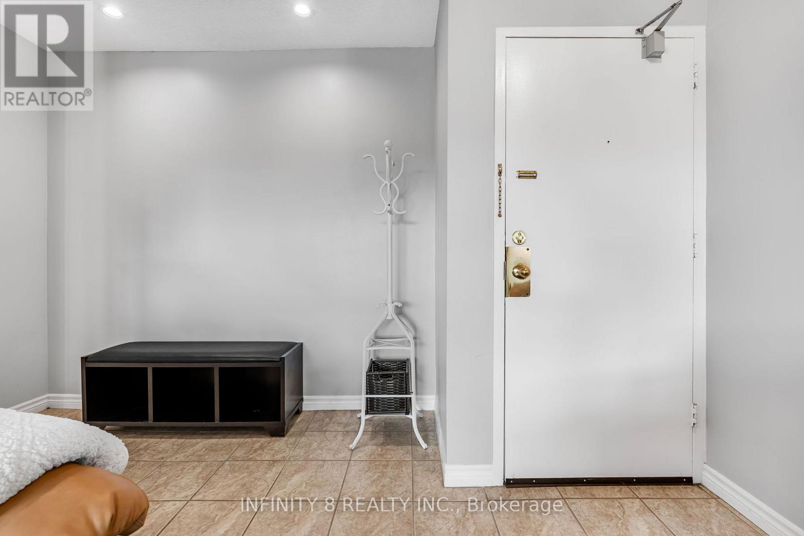 Photo 5 of 301 264 Oakdale Avenue, St Catharines ON