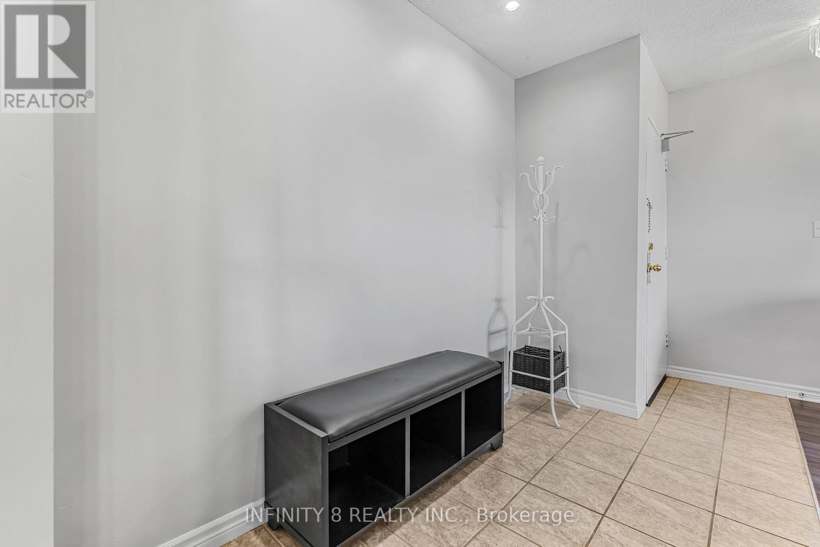 Photo 6 of 301 264 Oakdale Avenue, St Catharines ON