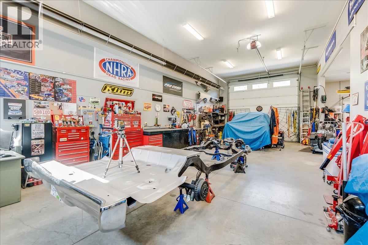 1606 TOWER RIDGE Road, Castlegar