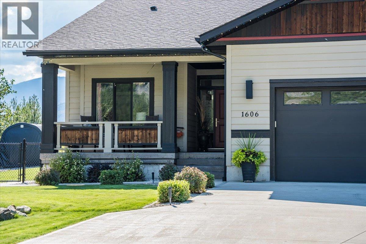 1606 TOWER RIDGE Road, Castlegar
