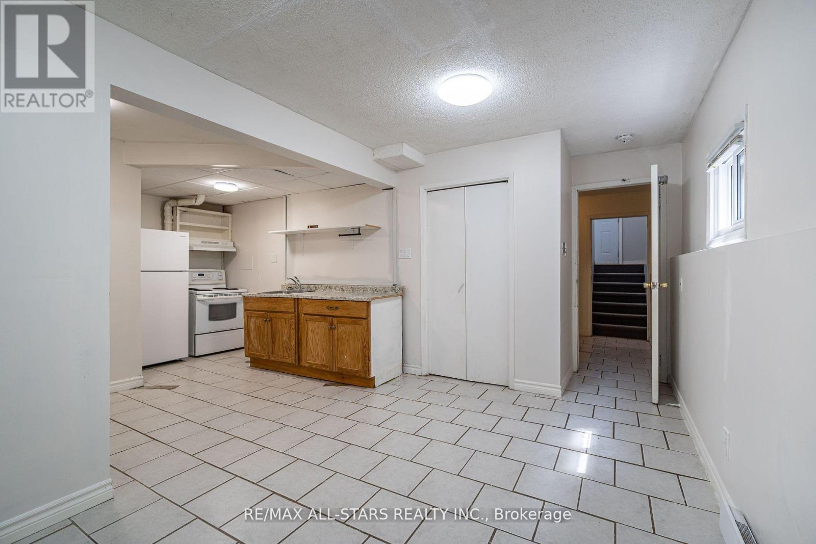 Photo 17 of 755 Mountain Ash Road, Peterborough South ON