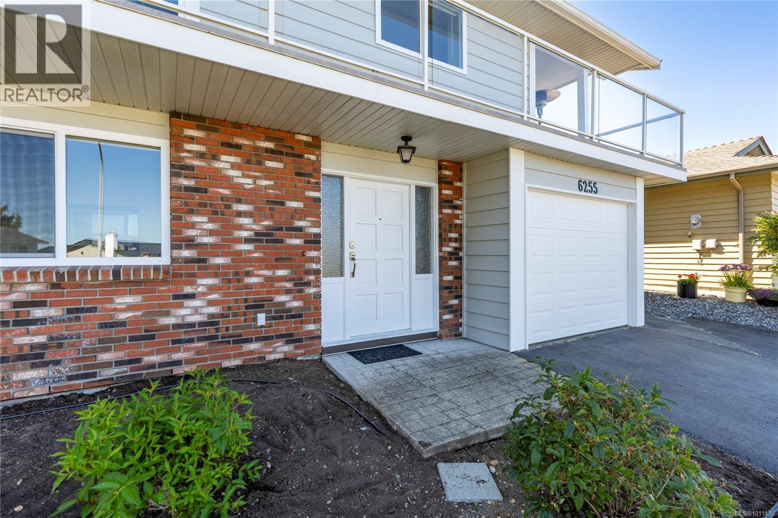 Photo 2 of 6255 Sechelt Dr, Nanaimo BC