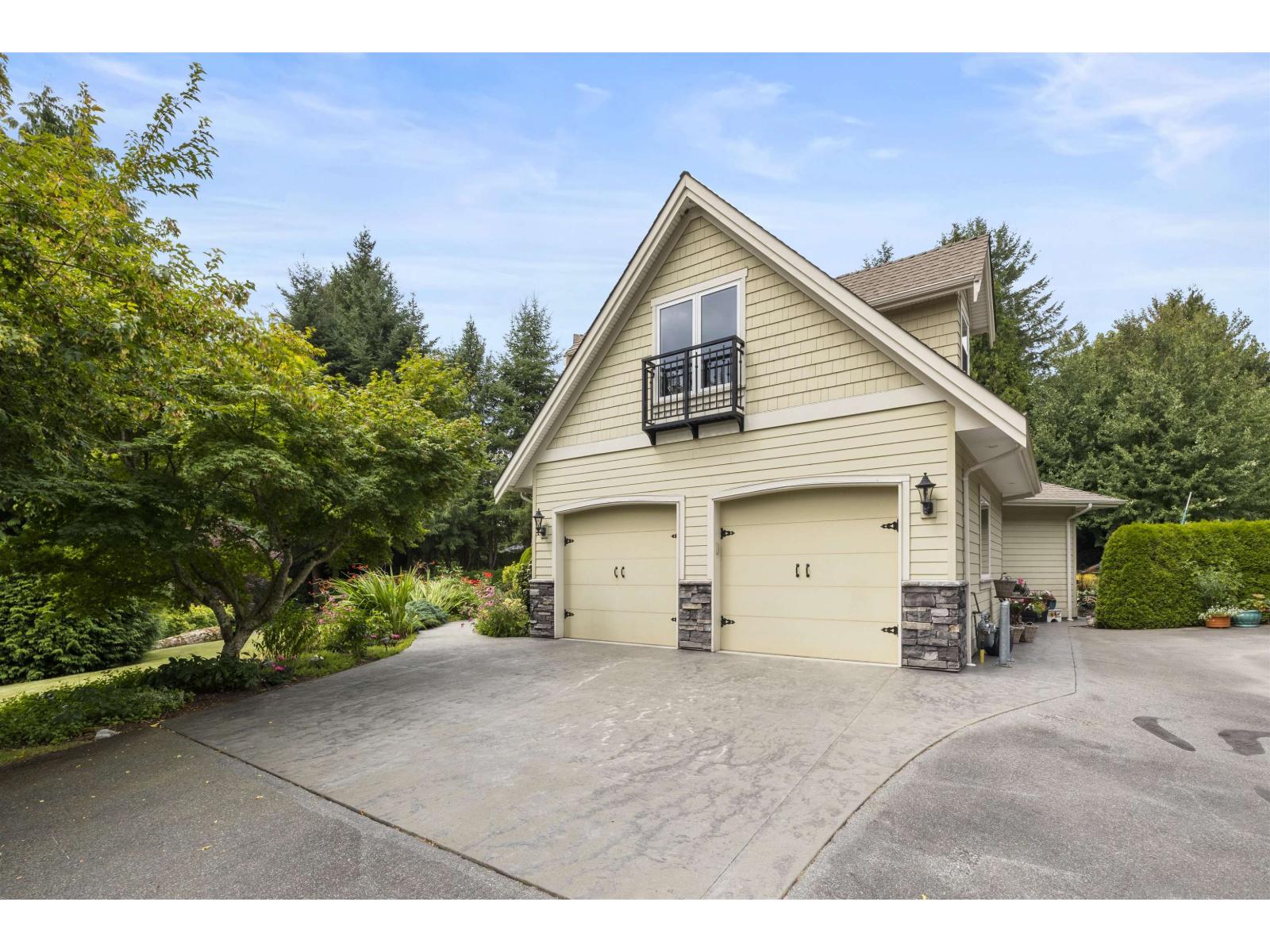 Photo 5 of 21949 6 Avenue, Langley BC