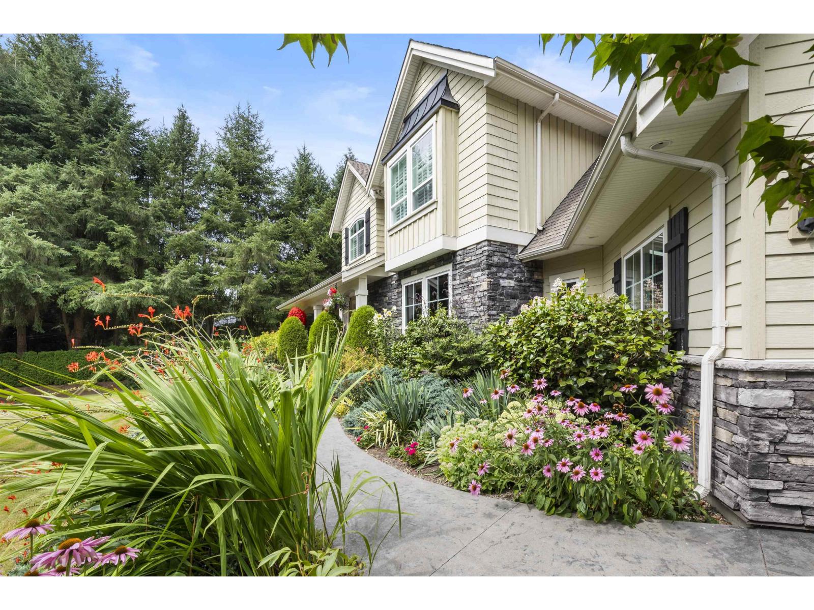 Photo 4 of 21949 6 Avenue, Langley BC