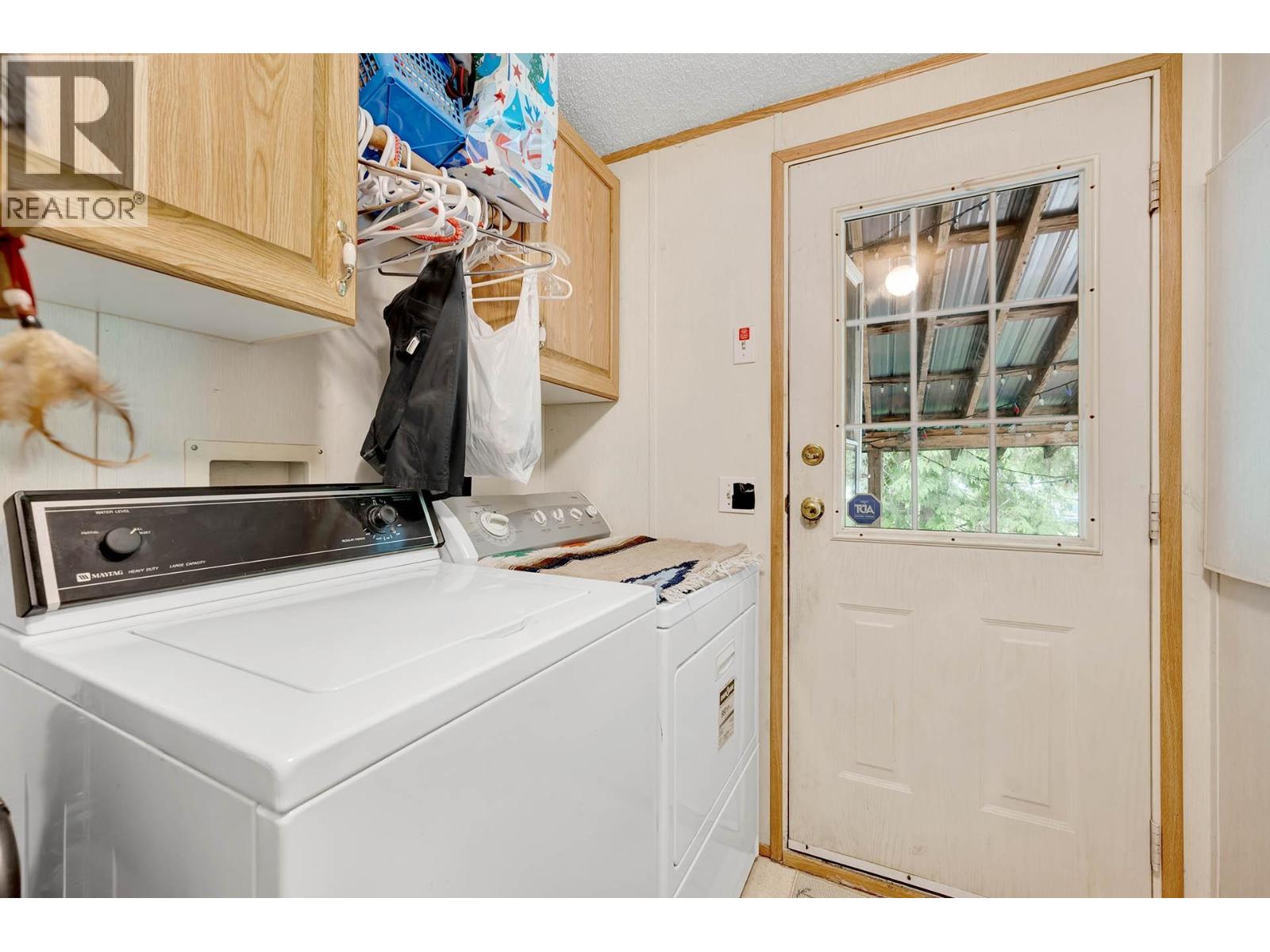 32 OLD N THOMPSON  E HIGHWAY - 26