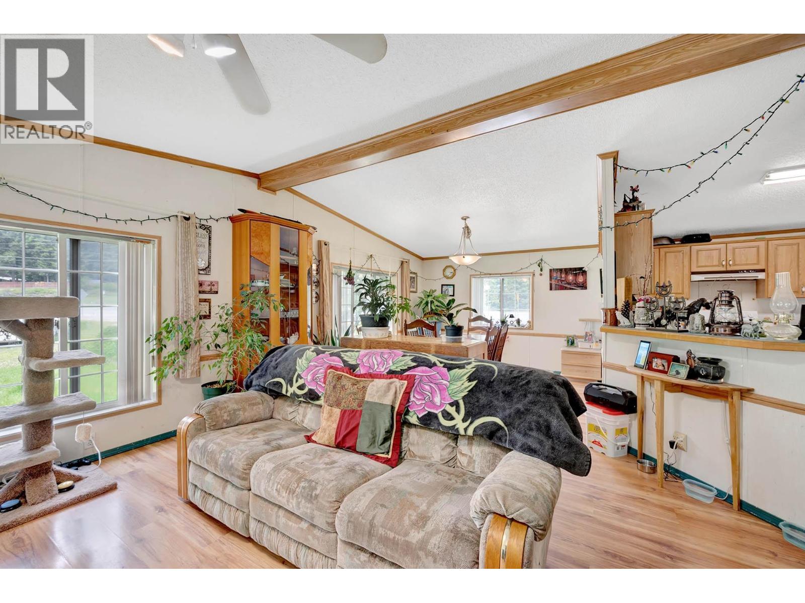 32 OLD N THOMPSON  E HIGHWAY - 23