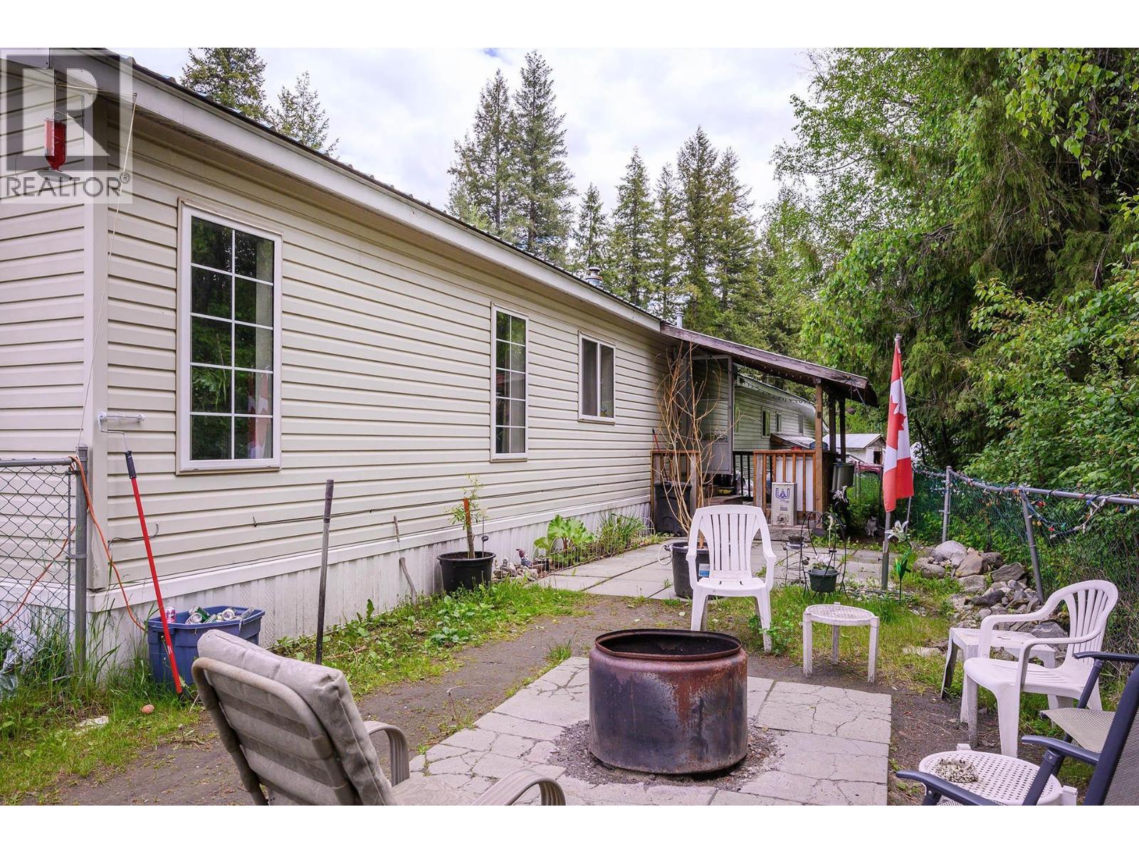 32 OLD N THOMPSON  E HIGHWAY - 41